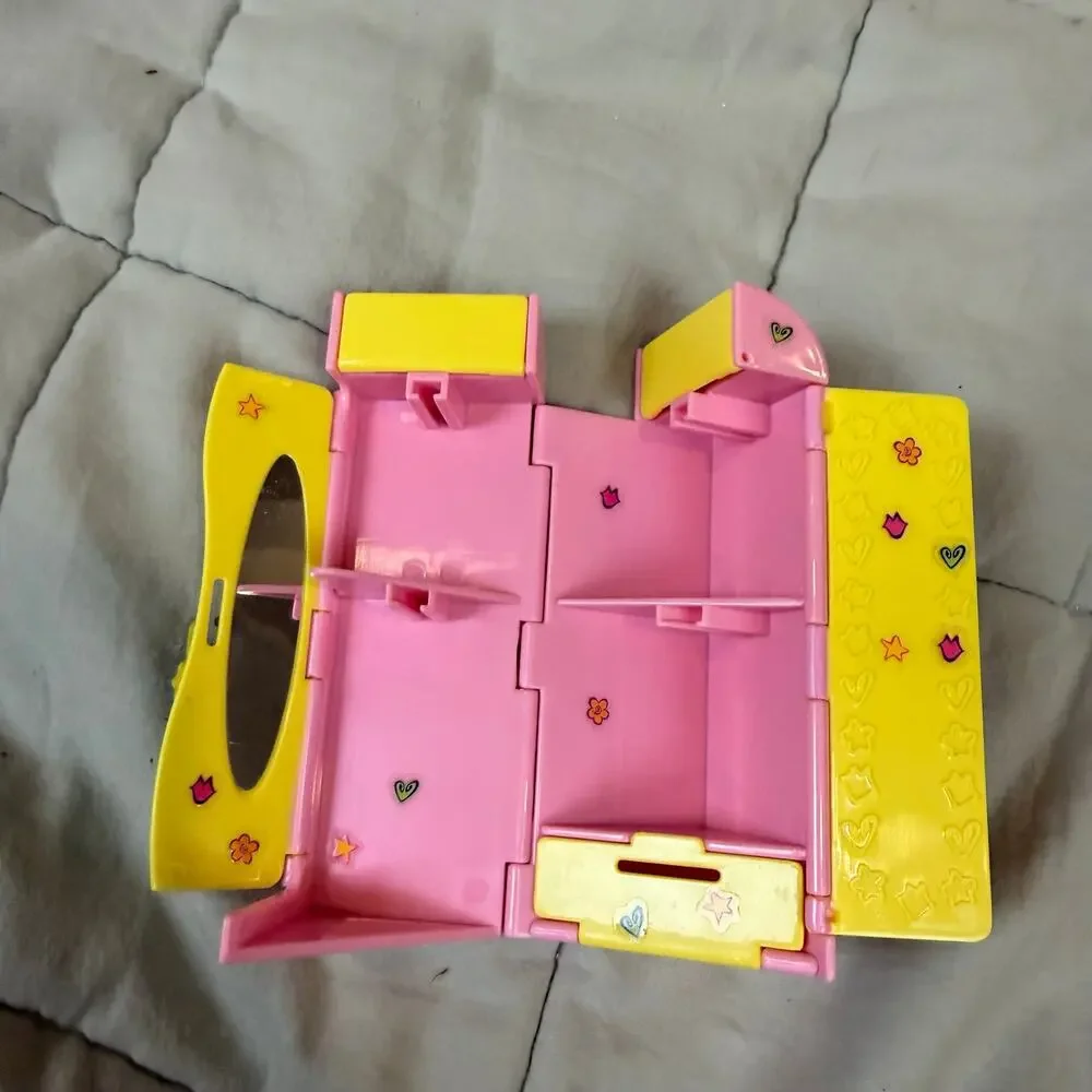 Vintage Fashion Polly Pocket Shani School Cool Pink Yellow Locker Mattel 1999